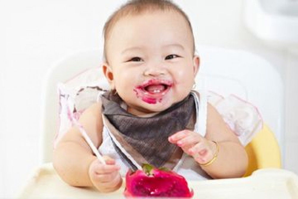 10 Resep Menu MPASI Pertama Kali Makan untuk Bayi Bunda